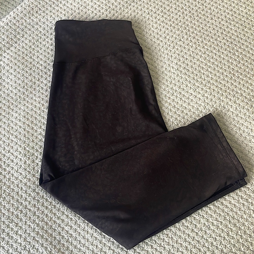 Old Navy PowerPress Cheetah Cropped Leggings